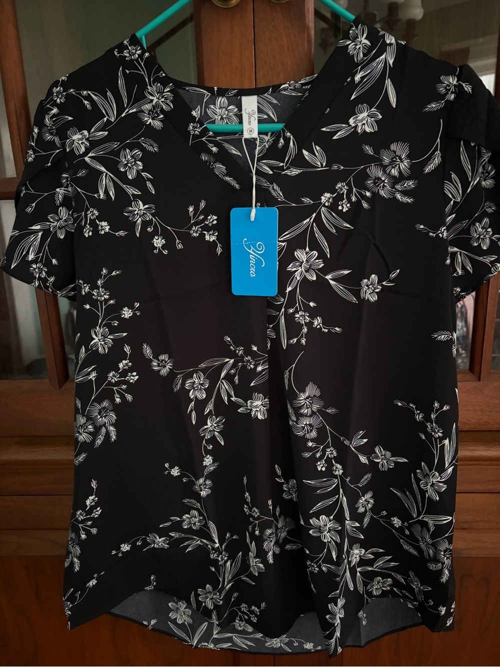 Brand New With Tags Womens Short Sleeve Top Size Medium